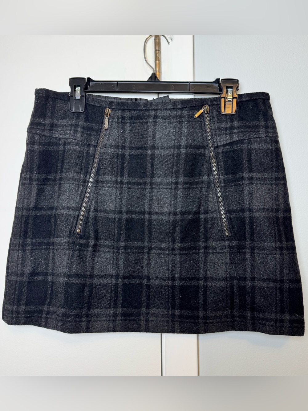 Vintage Black & Gray Plaid Wool blend Mini Skirt with Zipper details. Y2K